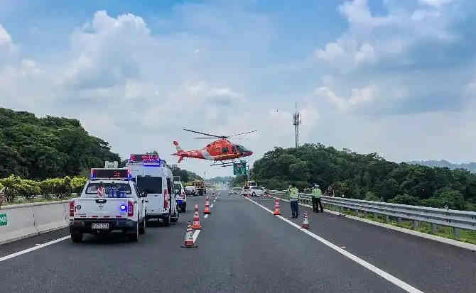曲阳高速公路汽车救援案例