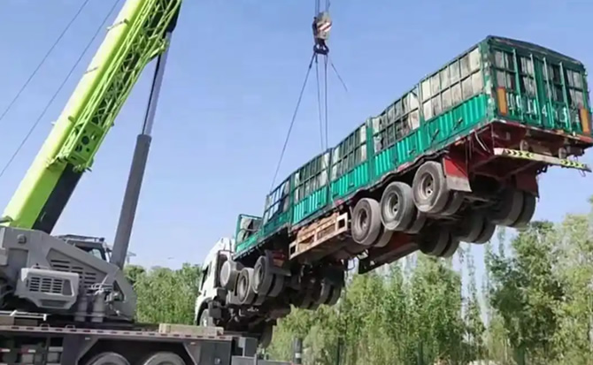 曲阳道路脱困救援案例